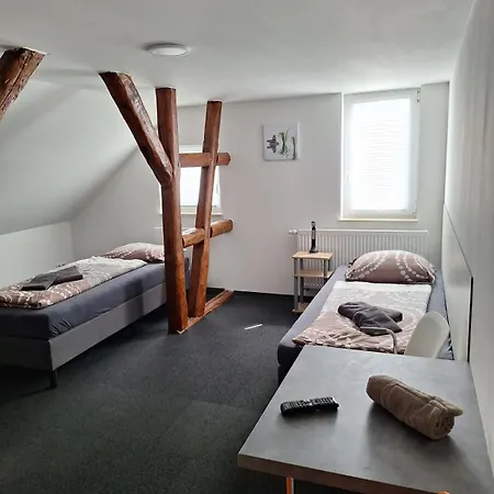 Hauptstr 10- 04603 Remsa شقة